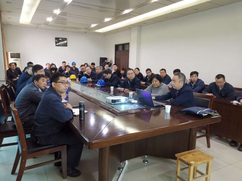 
				   
					學(xué)習(xí)固體廢物防治法、提高環(huán)境治理能力——黃河同力舉辦新版《固體廢物污染環(huán)境防治法》培訓(xùn)班
				 